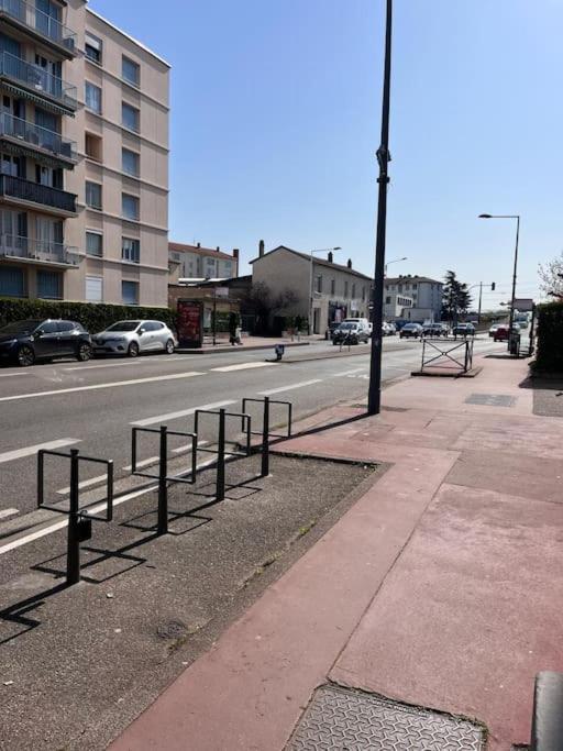 Le Pressense 2 Apartment Venissieux Exterior photo